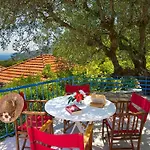 Auntie's With View, Near Agia Efimia Ferienhaus