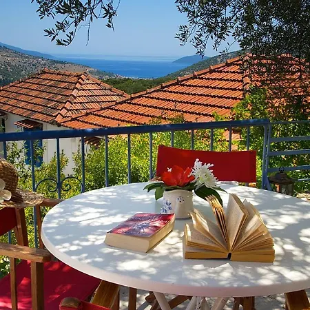 Auntie's With View, Near Agia Efimia 度假居 *