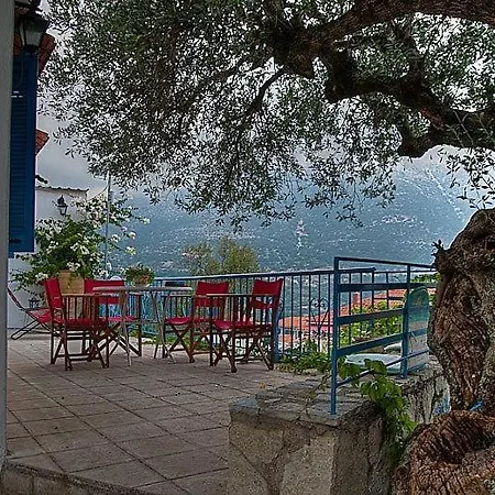 Auntie's With View, Near Agia Efimia 度假居 *